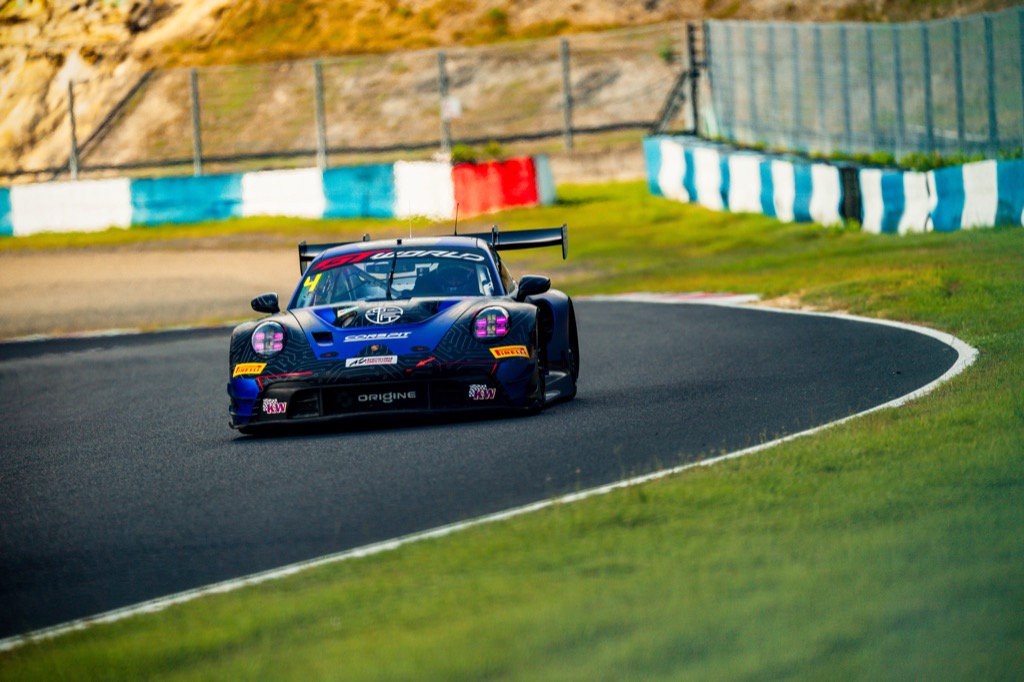 Bastian Buus på trofæjagt i Japan. 
(Foto: Origine Motorsport)